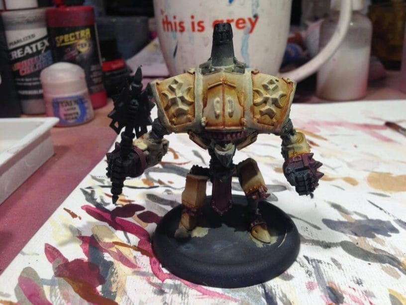 Menoth Crusader Warjack: Quick n' Dirty Paint Job - how to paint a menoth warjack - painting the crusader menoth miniature - warmachine painting - painting warmachine models for menoth - blending shadows 