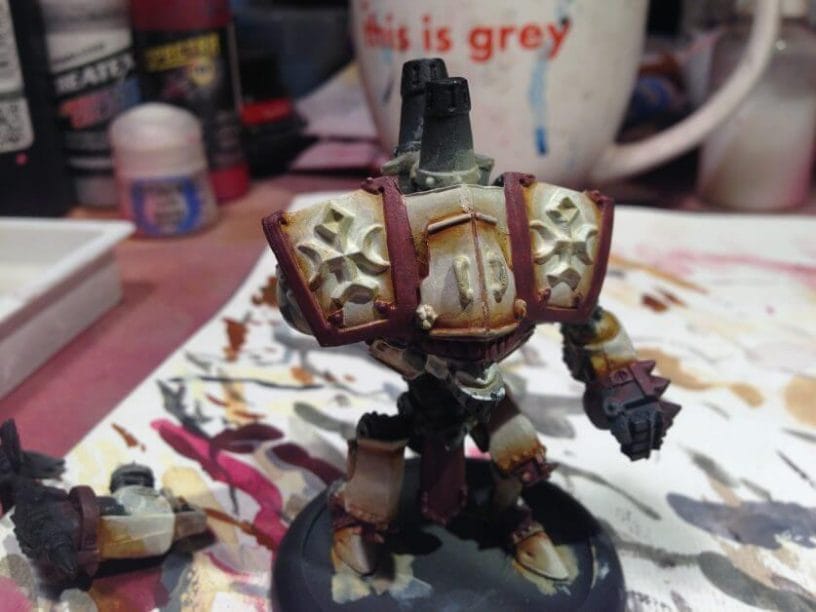 Menoth Crusader Warjack: Quick n' Dirty Paint Job - how to paint a menoth warjack - painting the crusader menoth miniature - warmachine painting - painting warmachine models for menoth - accents added