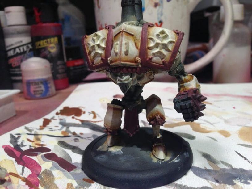 Menoth Crusader Warjack: Quick n' Dirty Paint Job - how to paint a menoth warjack - painting the crusader menoth miniature - warmachine painting - painting warmachine models for menoth - front view painting red