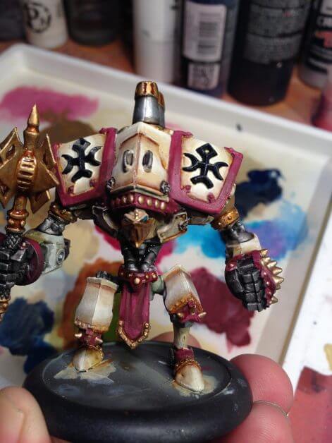 Menoth Crusader Warjack: Quick n' Dirty Paint Job - how to paint a menoth warjack - painting the crusader menoth miniature - warmachine painting - painting warmachine models for menoth - metallics added silver and gold or brass