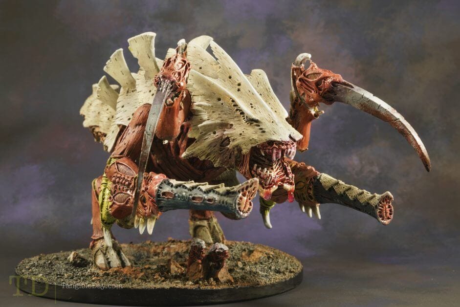 Tyranid Barbed Hierodule (Games Workshop - Forgeworld) -Matt vs gloss varnishes for miniatures? - satin vs matte varnish miniatures - stain vs gloss varnish miniatures - professional commission project