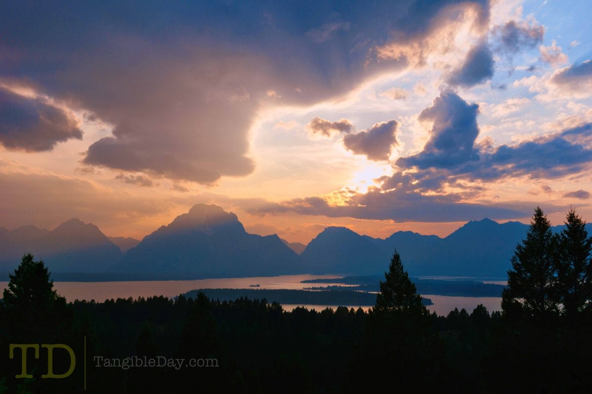 creativity outside - landscape photo of sunset - go outside to take a break from your stressful hobby and miniature painting