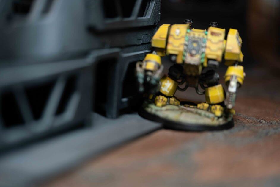 How To "Focus-Stack": Improve Your Miniature Photos - how to focus stack photographs for miniatures - how to take better photos of miniatures and models? How to make better pictures of my wargaming miniatures - photographing warhammer 40k and fantasy miniatures and models.