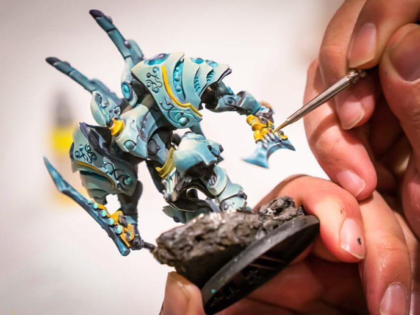 Best Brushes for Painting Miniatures and Models - competitive miniature painting demands high quality paint brush tools - painting a warjack
