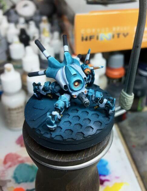 An update to my super shiny NMM Necron Overlord : r/minipainting