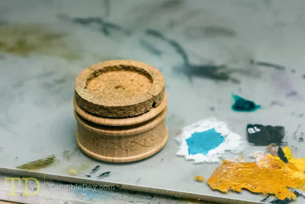 Citadel Paint Handle Review: Is It Worth It? - Citadel Painting Handle Review - Rathcore painting handle and holder v3 close up photo