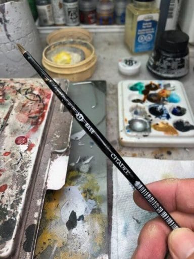 The Citadel Medium Base Brush: A Brush for Speed Painting (Review) - Professional Miniature Painting - Best Brush for Painting Miniatures and Models - Games Workshop Brush