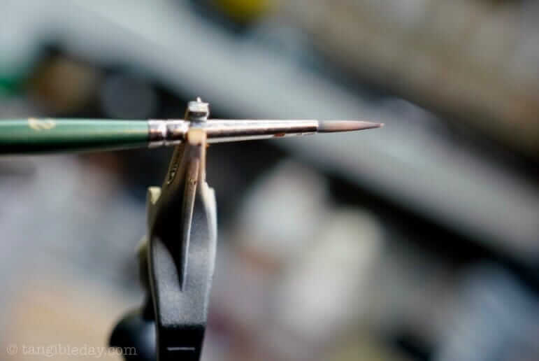 The Citadel Medium Base Brush: A Brush for Speed Painting (Review) - Professional Miniature Painting - Best Brush for Painting Miniatures and Models - Games Workshop Brush