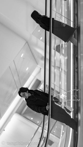 Best lens for street photography? 40mm voigtlander review - 40mm black and white images - street photography with 40mm - best 40mm lens - voigtlander 40mm review - sony voigtlander 40mm - black and white photography