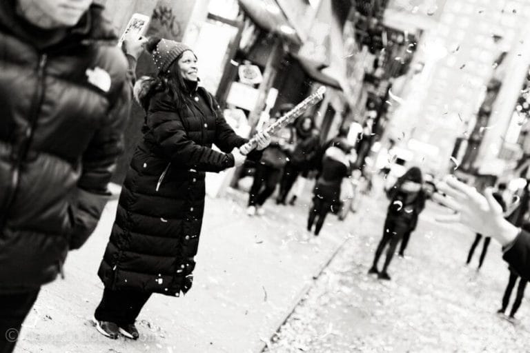 Best lens for street photography? 40mm voigtlander review - 40mm black and white images - street photography with 40mm - best 40mm lens - voigtlander 40mm review - sony voigtlander 40mm - black and white photography