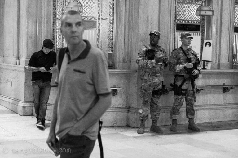 Best lens for street photography? 40mm voigtlander review - 40mm black and white images - street photography with 40mm - best 40mm lens - voigtlander 40mm review - sony voigtlander 40mm - black and white photography
