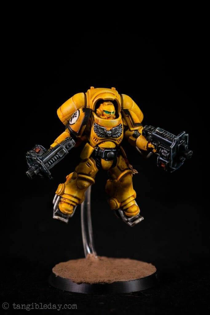 How-to Apply Warhammer Space Marine Decals (Tips) - How to use wet slide decals on miniatures and scale models - Primaris Inceptor Space Marine 40k Imperial Fist studio photo