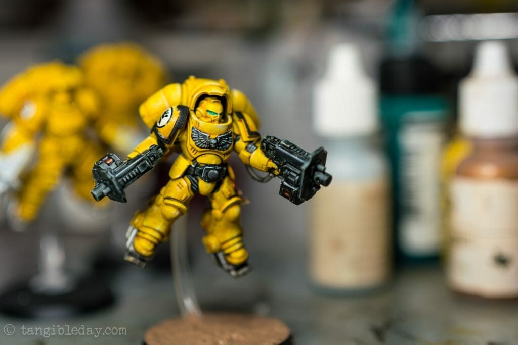 How-to Apply Warhammer Space Marine Decals (Tips) - How to use wet slide decals on miniatures and scale models - primaris inceptor imperial fist space marine table photo