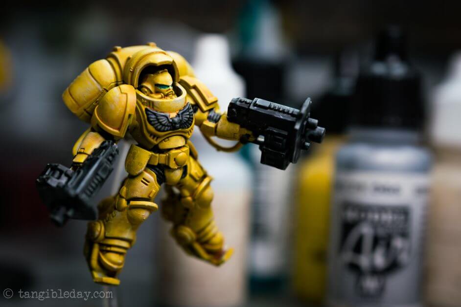 hur man målar gula Space Marines ( enkelt och snabbt) - hur man målar gula modeller och miniatyrer-Imperial fist primaris inceptor med svarta accenter tillagda