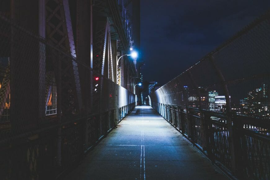 Night photography - night time photography and how to take pictures at night - Night light photography and how to take pictures at night - what night photography settings - night time walkway on NYC bridge