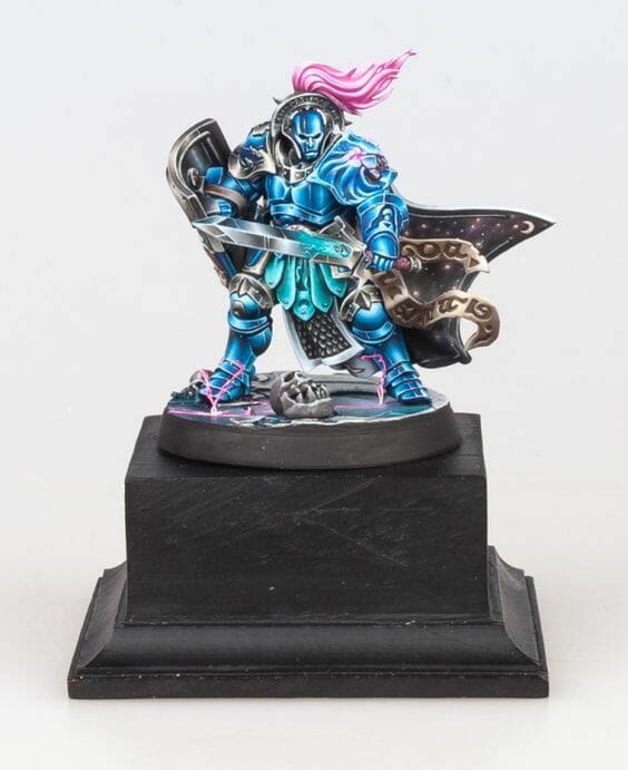 Stormcast Eternal Paint Schemes - 9 Color Motifs - how to paint stormcast eternals - color schemes for stormcast eternals, liberators, celestants, and other Age of Sigmar models from the Stormcast Eternal range - 9 color schemes for Stormcast Eternal models and miniatures from Citadel Games Workshop - light blue nmm on pedestal