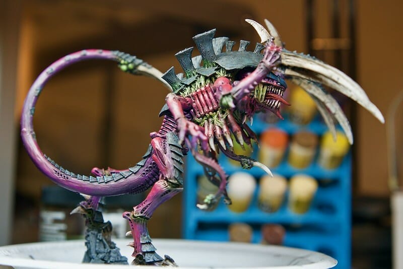 best oil paints for miniatures and models - oil paints for miniature painting and washes – how to use oil washes and filters for scale models – oil paint for painting miniatures - tutorial miniature painting with oils - painting warhammer 40k tyranid with oil paint and acrylics