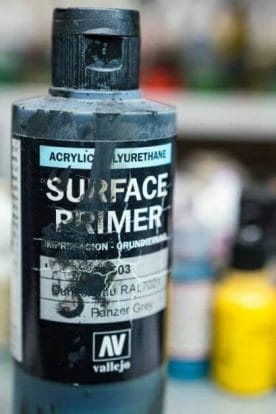 Vallejo surface primer review - Is Vallejo primer good? – Review of Vallejo Surface Primer – apply Vallejo primer with brush or airbrush – how to apply Vallejo surface primer – why use Vallejo surface primer – Vallejo surface primer for painting miniatures and models – Vallejo primer for priming miniatures review - panzer grey primer