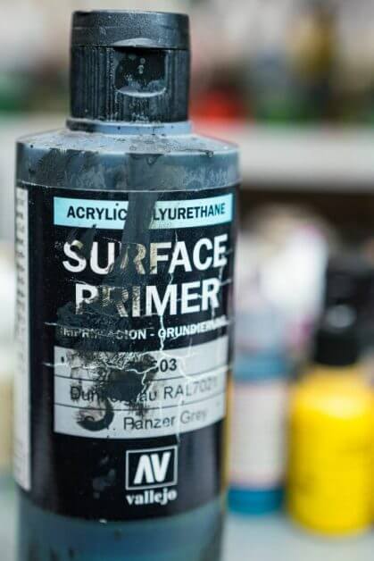 Review of Vallejo Surface Primer – apply Vallejo primer with brush or airbrush - panzer grey primer
