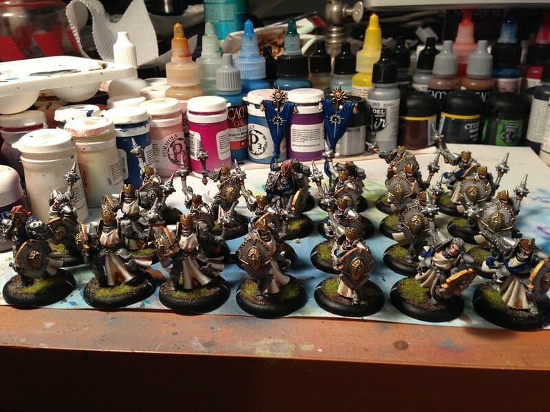 Zenithal Dry Brushing to "SlapChop" Paint Miniatures - Speed painting using the slapchop painting method on a host of miniature precursor knights
