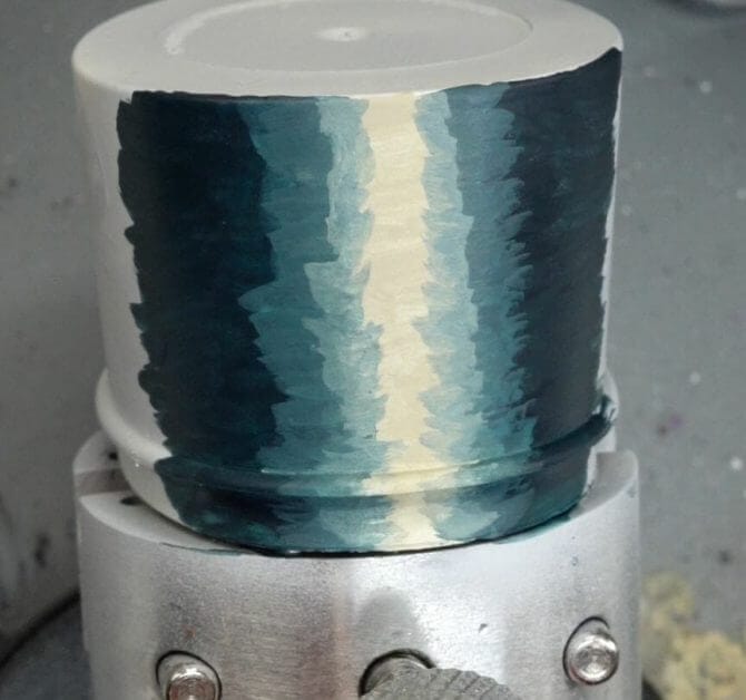 How to layer and glaze miniatures. Layering and glazing paint on miniatures and models for blending color. How to layer and glaze to blend miniature paint. Blending tutorial for painting miniatures. How to make glazes for blending acrylic paint. Bands of base coat layers in transition graident