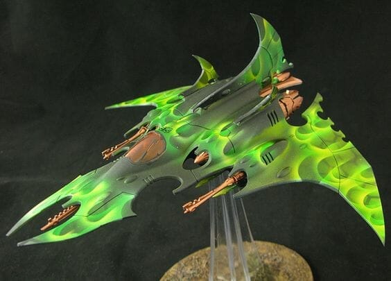 Is airbrushing miniatures hard to learn - airbrushing difficult - hard to airbrush miniatures - Warhammer 40k Eldar flame pattern stencil airbrushed