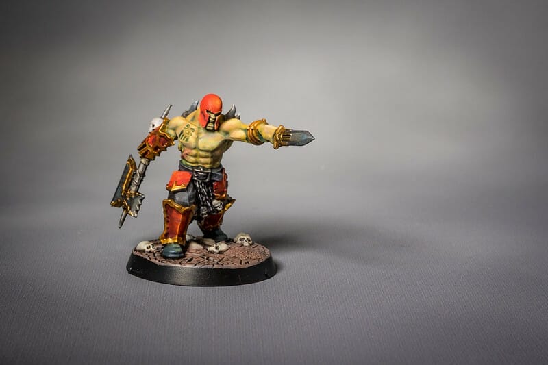 How to layer and glaze miniatures. Layering and glazing paint on miniatures and models for blending color. How to layer and glaze to blend miniature paint. Blending tutorial for painting miniatures. How to make glazes for blending acrylic paint. Use glazes to paint warhammer and age of sigmar models