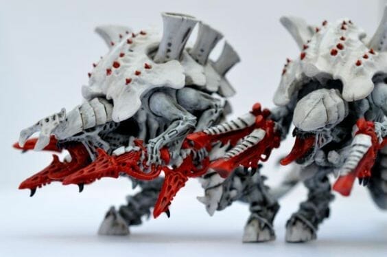 Tyranid color paint schemes – how to paint tyranids – tyranid paint schemes – tyranid army scheme – tyranid color scheme – How to choose Tyranid army color scheme – Tyranid Warhammer 40k colors – Hive fleet color schemes – Hive fleet paint scheme – white red weapons
