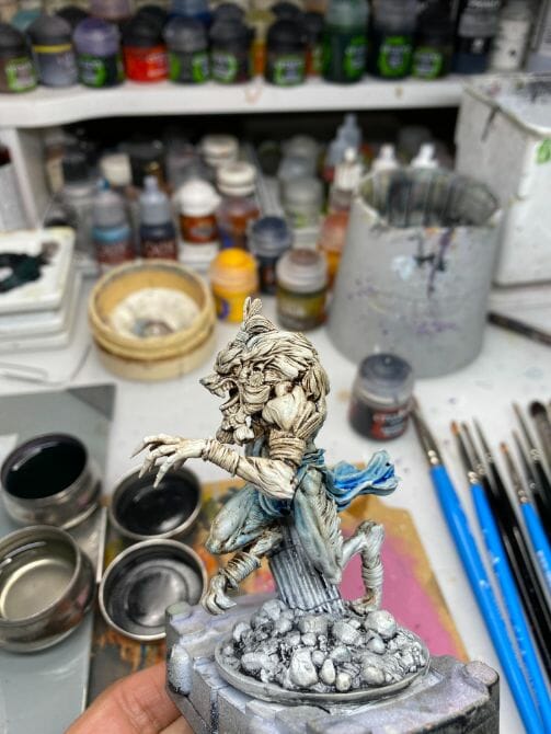 How to paint miniatures with oil paints - painting ashtooth with oil paints - oil painting a 54mm scale model - painting miniatures and models with oil colors - Judgement Miniatures - painting resin miniature with oil paint - wipe off excess oil paint