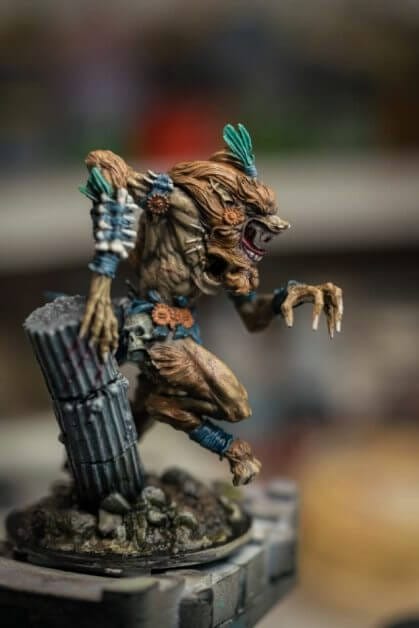 How to paint miniatures with oil paints - painting ashtooth with oil paints - oil painting a 54mm scale model - painting miniatures and models with oil colors - Judgement Miniatures - painting resin miniature with oil paint - side view