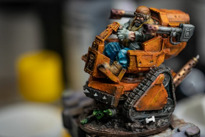 Oil Painting "Barnascus" (Judgement Miniatures) - How to Paint Tips - Why paint miniatures with oil paint – Barnascus Judgement Miniature – Miniature painting with oil colors – tips for painting miniatures with oil paint – oil painting miniature tutorial – metallic oil paints - side view with details