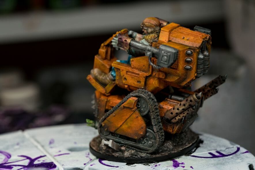 Oil Painting "Barnascus" (Judgement Miniatures) - How to Paint Tips - Why paint miniatures with oil paint – Barnascus Judgement Miniature – Miniature painting with oil colors – tips for painting miniatures with oil paint – oil painting miniature tutorial – metallic oil paints -weathering the tracks