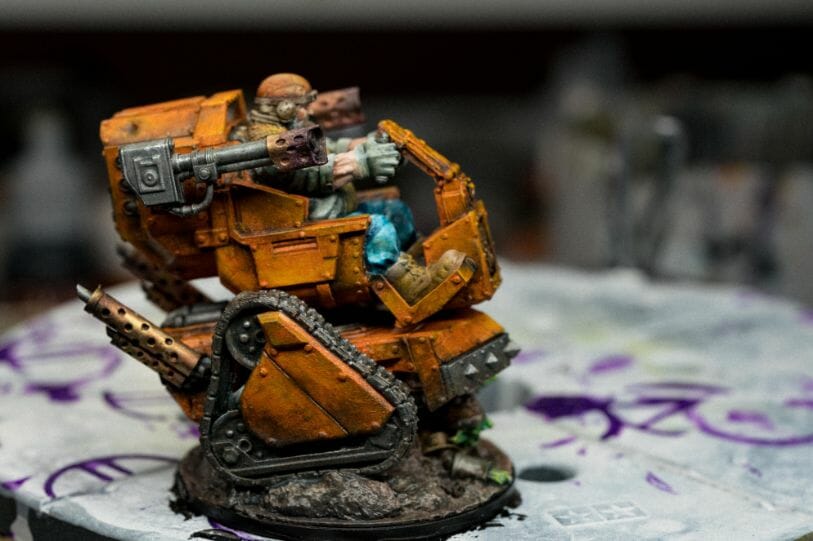 Oil Painting "Barnascus" (Judgement Miniatures) - How to Paint Tips - Why paint miniatures with oil paint – Barnascus Judgement Miniature – Miniature painting with oil colors – tips for painting miniatures with oil paint – oil painting miniature tutorial – metallic oil paints - side weathering the tracks with oil paint effects