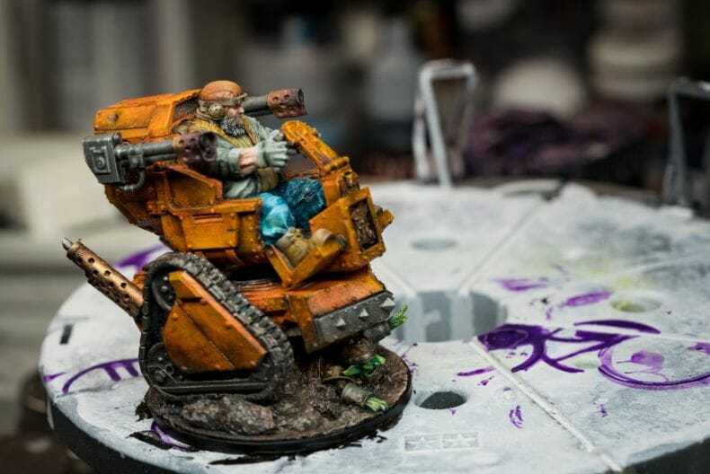Oil Painting "Barnascus" (Judgement Miniatures) - How to Paint Tips - Why paint miniatures with oil paint – Barnascus Judgement Miniature – Miniature painting with oil colors – tips for painting miniatures with oil paint – oil painting miniature tutorial – metallic oil paints - use a restricted palette