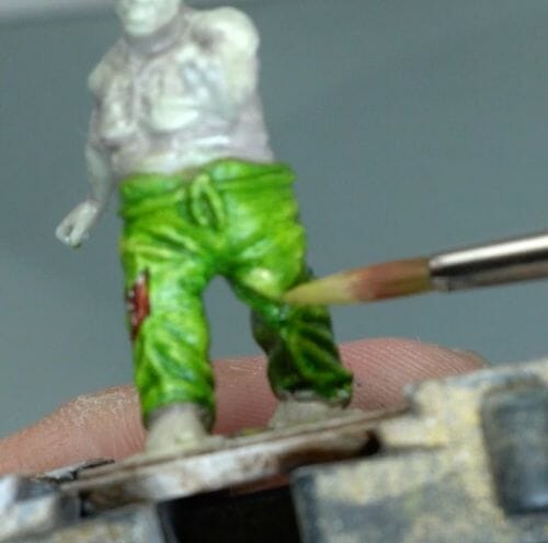 Painting a zombie RPG miniature with oil paints - painting RPG miniatures - oil painting miniatures - origin miniatures - how to paint rpg miniatures - how to paint dungeon and dragons miniatures - painting miniatures and models for role playing games - oil painting 28mm miniatures - paint ridges