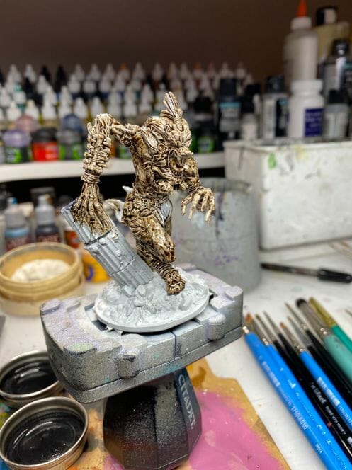 How to paint miniatures with oil paints - painting ashtooth with oil paints - oil painting a 54mm scale model - painting miniatures and models with oil colors - Judgement Miniatures - painting resin miniature with oil paint - covered model toning
