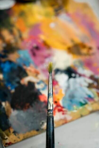 10 Great Ways to Recycle Old Hobby Paint Brushes - Ideas for recycling old brushes - reuse old brushes - recycle paint brushes - ideas to recycle hobby brushes - use an old brush to scrub and clean your other hobby supplies