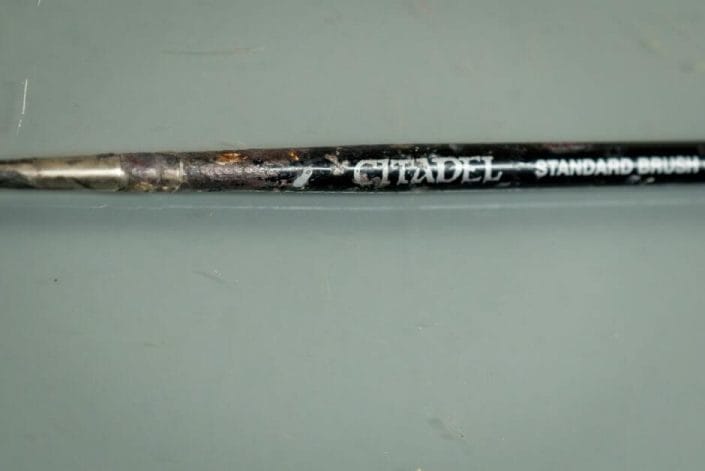 10 Great Ways to Recycle Old Hobby Paint Brushes - Ideas for recycling old brushes - reuse old brushes - recycle paint brushes - ideas to recycle hobby brushes - Do you have old brushes that need a new life? - old citadel games workshop paint brush
