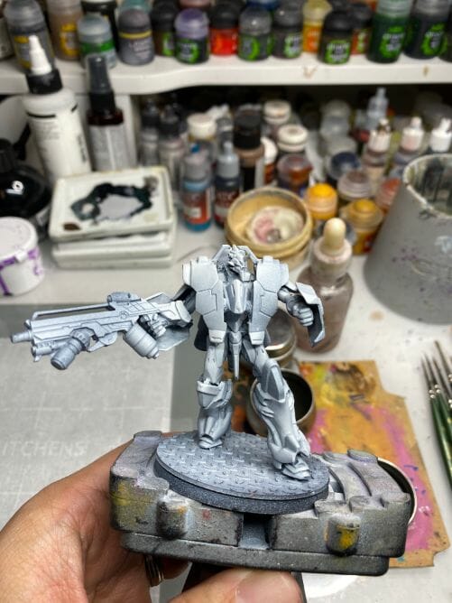 Oil Painting Tutorial for an Infinity Miniature (Step-by-Step) - Infinity miniature painting tutorial - how to paint infinity miniature TAG - painting a TAG model - panoceania miniature painting - infinity gradient paint technique - blending oil paint - Jotum miniature - primed model