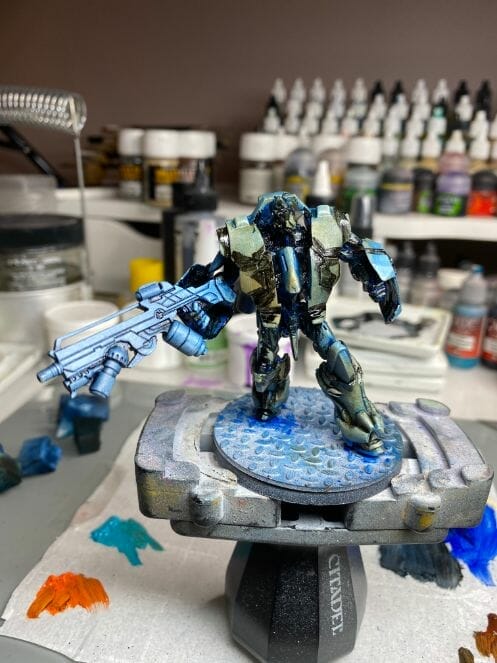 Oil Painting Tutorial for an Infinity Miniature (Step-by-Step) - Infinity miniature painting tutorial - how to paint infinity miniature TAG - painting a TAG model - panoceania miniature painting - infinity gradient paint technique - blending oil paint - Jotum miniature - black panel lining