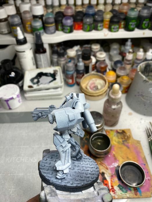 Oil Painting Tutorial for an Infinity Miniature (Step-by-Step) - Infinity miniature painting tutorial - how to paint infinity miniature TAG - painting a TAG model - panoceania miniature painting - infinity gradient paint technique - blending oil paint - Jotum miniature - side primed