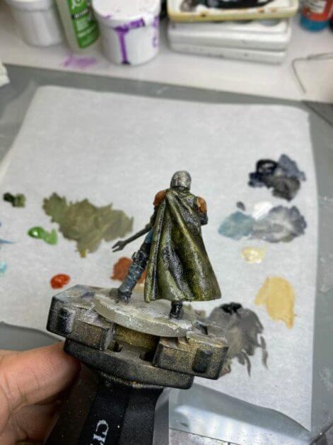 Oil Painting the Star Wars "Mandalorian" Alla Prima - how to paint a 3D printed resin model with oil paint - speed painting miniatures with oils - blending oil paints into the cloak pushing the contrast