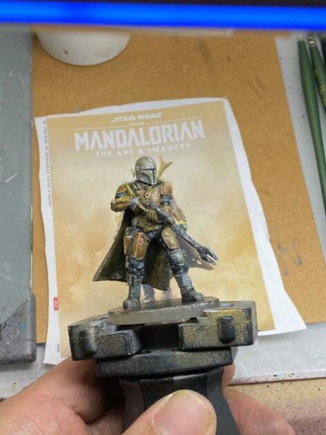 3 Tips to Improve Your Hand-Eye Coordination for Painting Miniatures - how to paint fine details on miniatures - get better at painting miniatures - mandalorian oil painted with expressive style