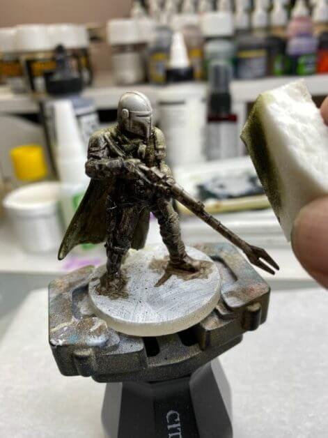 Oil Painting the Star Wars "Mandalorian" Alla Prima - how to paint a 3D printed resin model with oil paint - speed painting miniatures with oils - removing oil paints