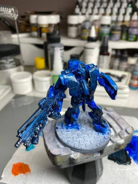 Oil Painting Tutorial for an Infinity Miniature (Step-by-Step) - Infinity miniature painting tutorial - how to paint infinity miniature TAG - painting a TAG model - panoceania miniature painting - infinity gradient paint technique - blending oil paint - Jotum miniature - blending blue and black oil paint