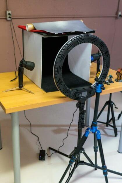 Lighting Styles and Techniques For Miniature Portfolios (Guide) - Lighting techniques for better miniature photos - lighting for miniature photography - lighting styles for miniature and model photos - hobby photography scale modeling photos - ring light setup
