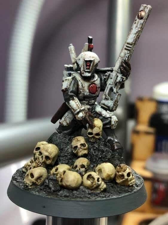 Tau sept color schemes, caste color schemes for Tau, T'au paint color scheme ideas – Grimdark Tau style, Blachitsu Tau painting, how to paint Tau miniatures, Games Workshop Tau paint schemes – How to paint grimdark Tau – painting Blanchitsu Tau - grimdark never ending war t'au