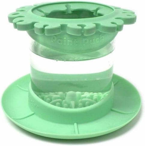 Best paint cups for painting miniatures and hobbies – how to use a paint puck to clean brushes – best water mug for miniature painting – paint brush cup for painting miniatures and models – paint brush all in one rinser