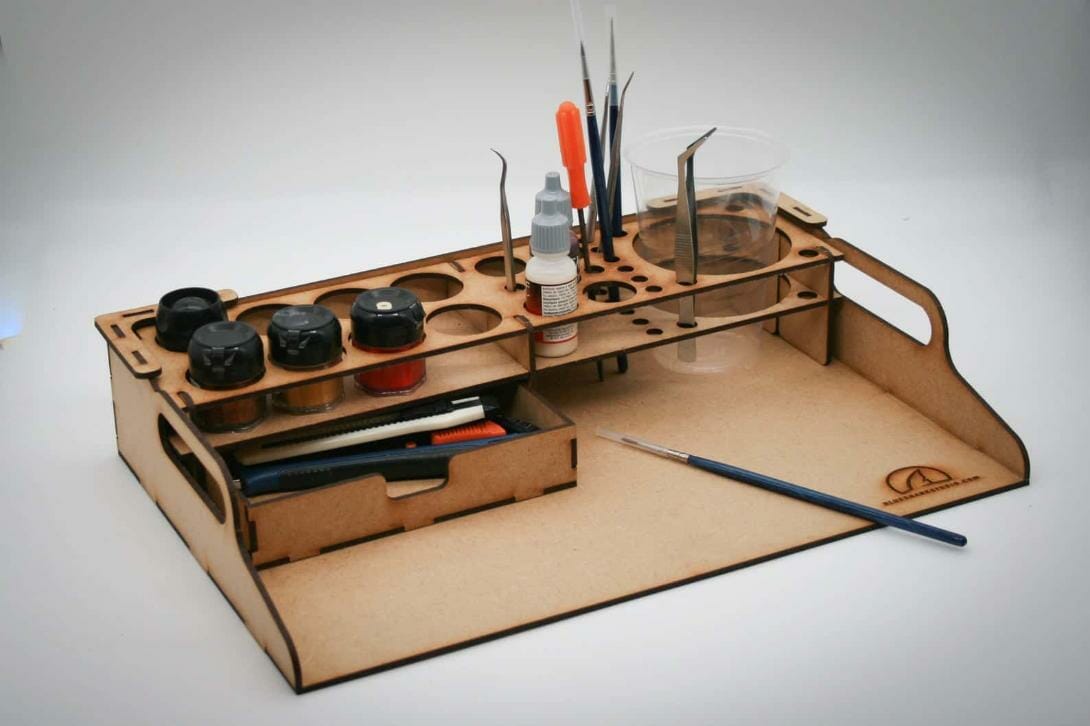 13 Best Portable Hobby Workstations for Miniature Painting (Review