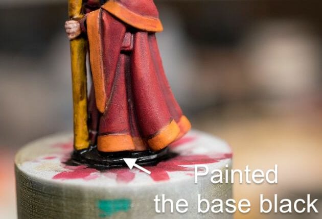 How to paint RPG miniatures for tabletop games in 10 easy steps - painting dnd models - rpg miniature painting - how to paint miniatures for dnd and roleplaying games RPGs - painting dungeon and dragon models - recommended varnishes for gaming miniatures - close up base painting